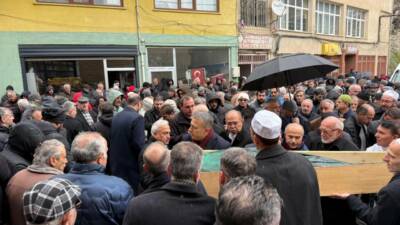 Aksaray’ın geçen dönem Valisi Mehmet Ali Kumbuzoğlu’nun annesi Firdevs Kumbuzoğlu,