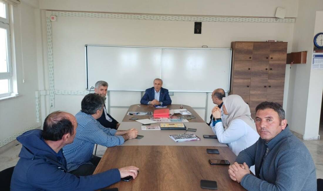 Eğitim-Bir-Sen Aksaray Şube Başkanı Murat Görmez, saha çalışmaları kapsamında kent