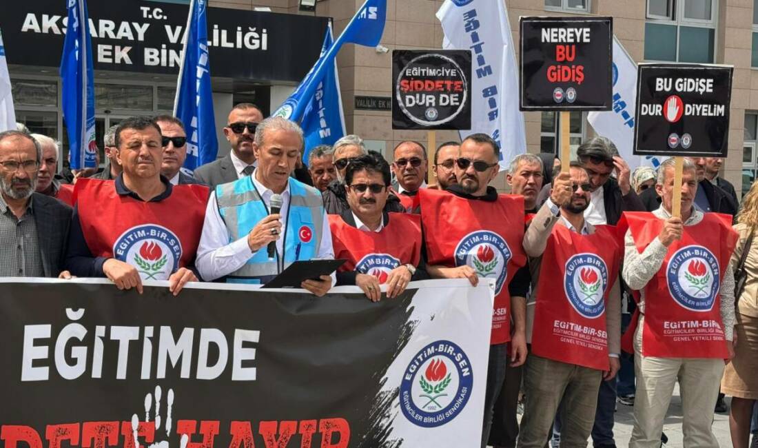 Eğitim-Bir-Sen Memur-Sen Aksaray 1 No’lu Şube, Milli Eğitim Müdürlüğü önünde