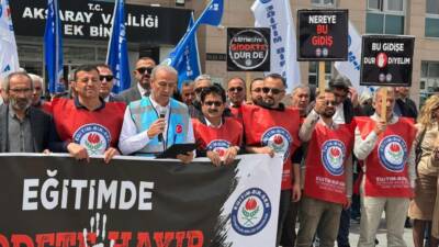 Eğitim-Bir-Sen Memur-Sen Aksaray 1 No’lu Şube, Milli Eğitim Müdürlüğü önünde