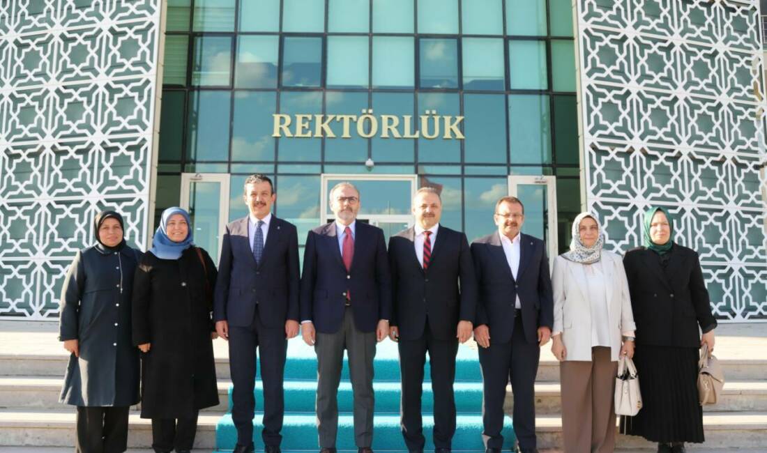 ASÜ Rektörü Arıbaş’a önemli ziyaret AK Parti MKYK Üyesi, önceki dönem Kültür ve Turizm Bakanlarından