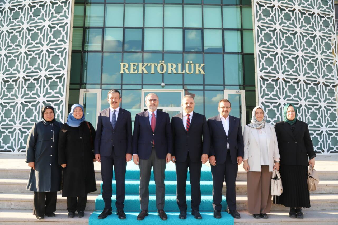AK Parti MKYK Üyesi, önceki dönem Kültür ve Turizm Bakanlarından
