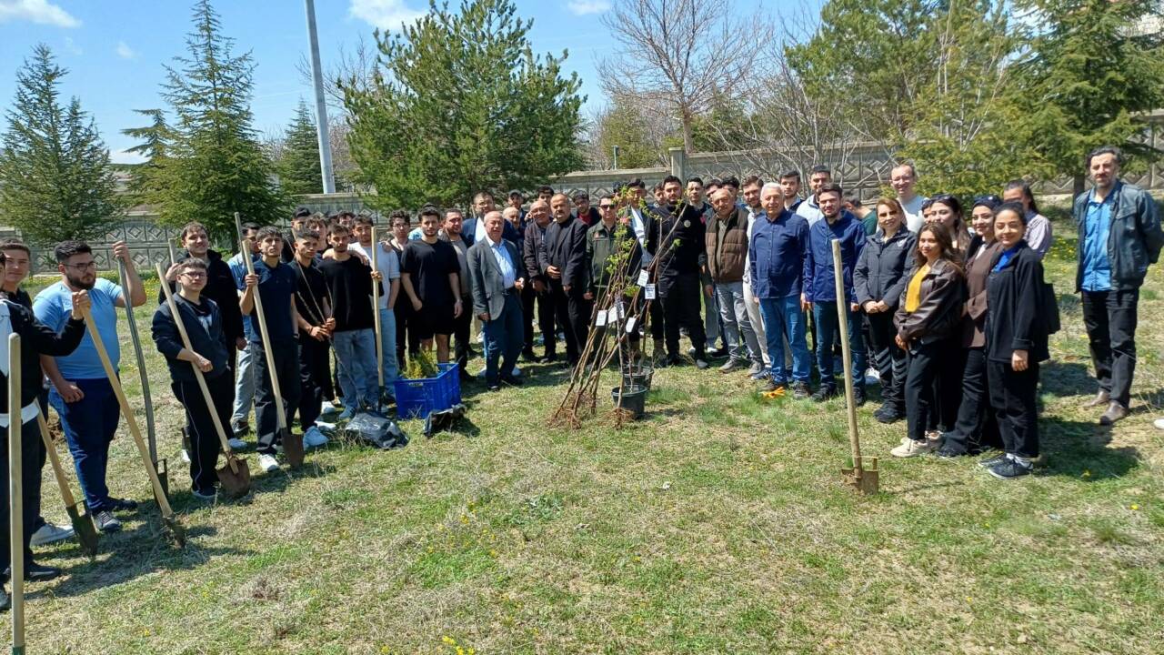 Aksaray’da anlamlı bir etkinlik, kaybedilen canların hatırasını yaşatmak için gerçekleştirildi.
