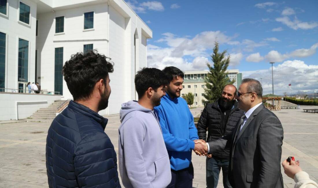 Aksaray Üniversitesi (ASÜ) Rektörü Prof. Dr. Alpay Arıbaş, Kütüphane Haftası
