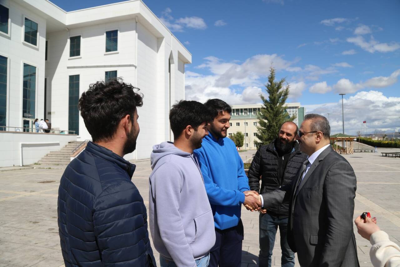 Aksaray Üniversitesi (ASÜ) Rektörü Prof. Dr. Alpay Arıbaş, Kütüphane Haftası