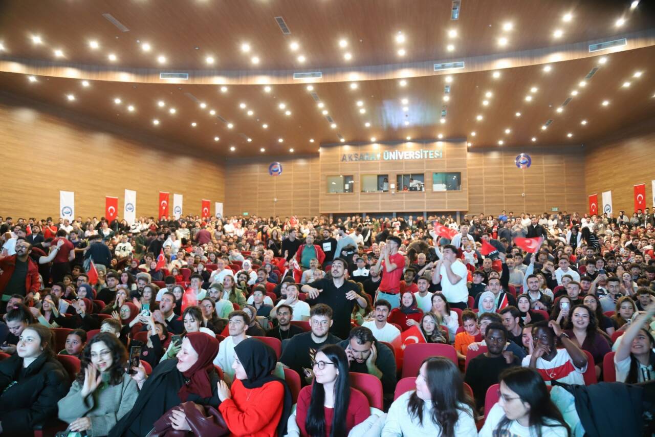 Aksaray Üniversitesi’nde milli heyecanın doruğa çıktığı anlamlı bir organizasyon gerçekleştirildi.