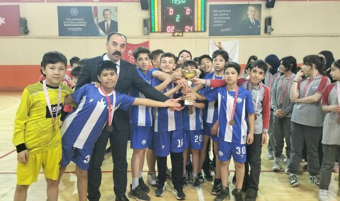 Aksaray’da Okul Sporları faaliyetleri kapsamında düzenlenen Küçükler Hentbol (Kız-Erkek) İl