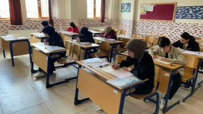 Sultanhanı’nda düzenlenen Umre ödüllü liseler arası bilgi yarışması yoğun katılımla