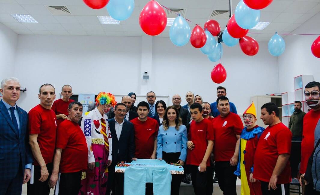 Aksaray’da Otizm Farkındalık Günü dolayısıyla devlet himayesindeki özel çocuklara yönelik