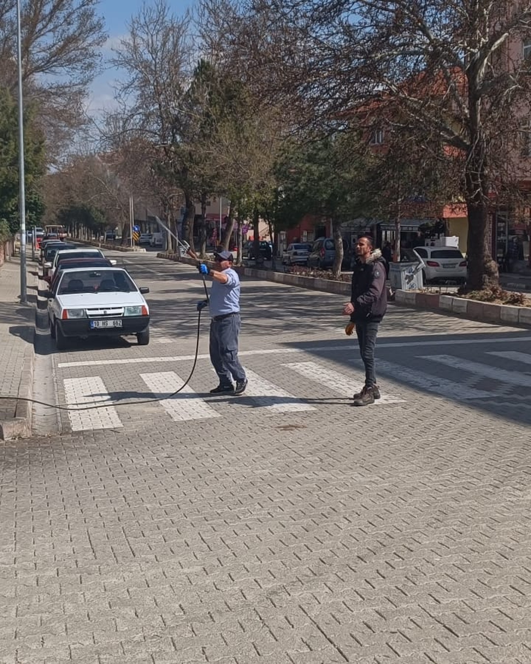 Aksaray’ın Sarıyahşi ilçesinde belediye ekipleri, yaz mevsimi öncesinde halk sağlığını