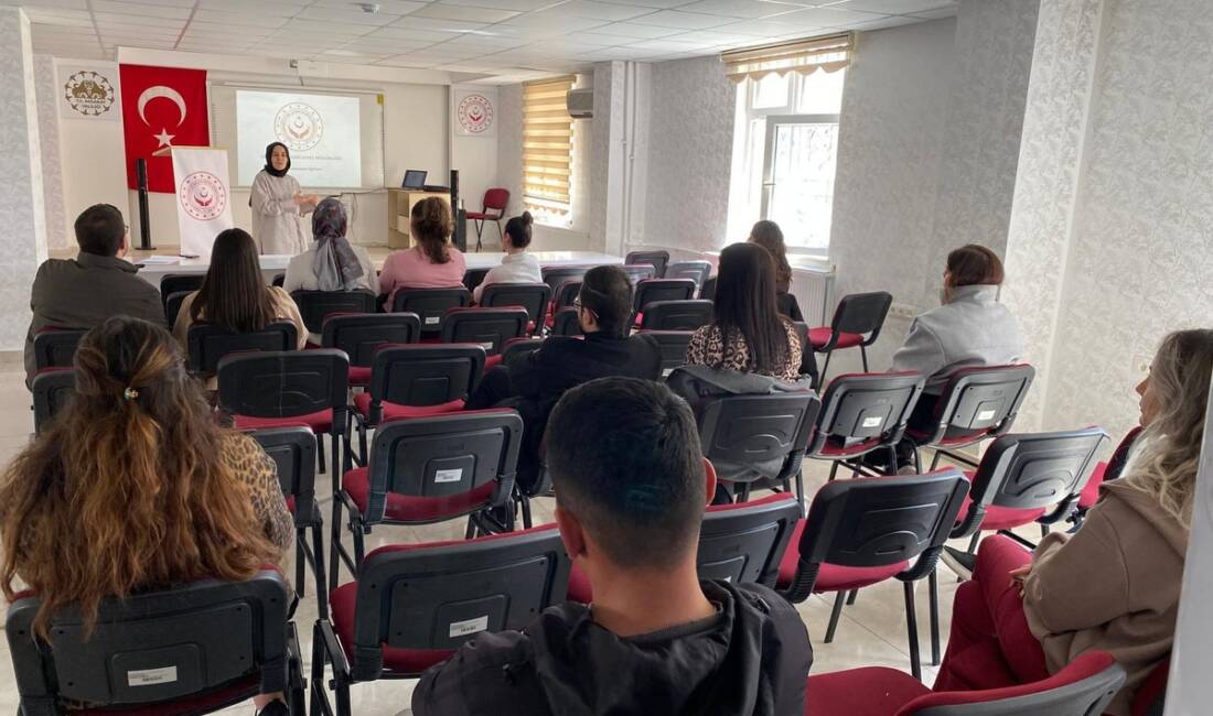 Aksaray’da Aile ve Sosyal Hizmetler İl Müdürlüğü tarafından düzenlenen eğitim