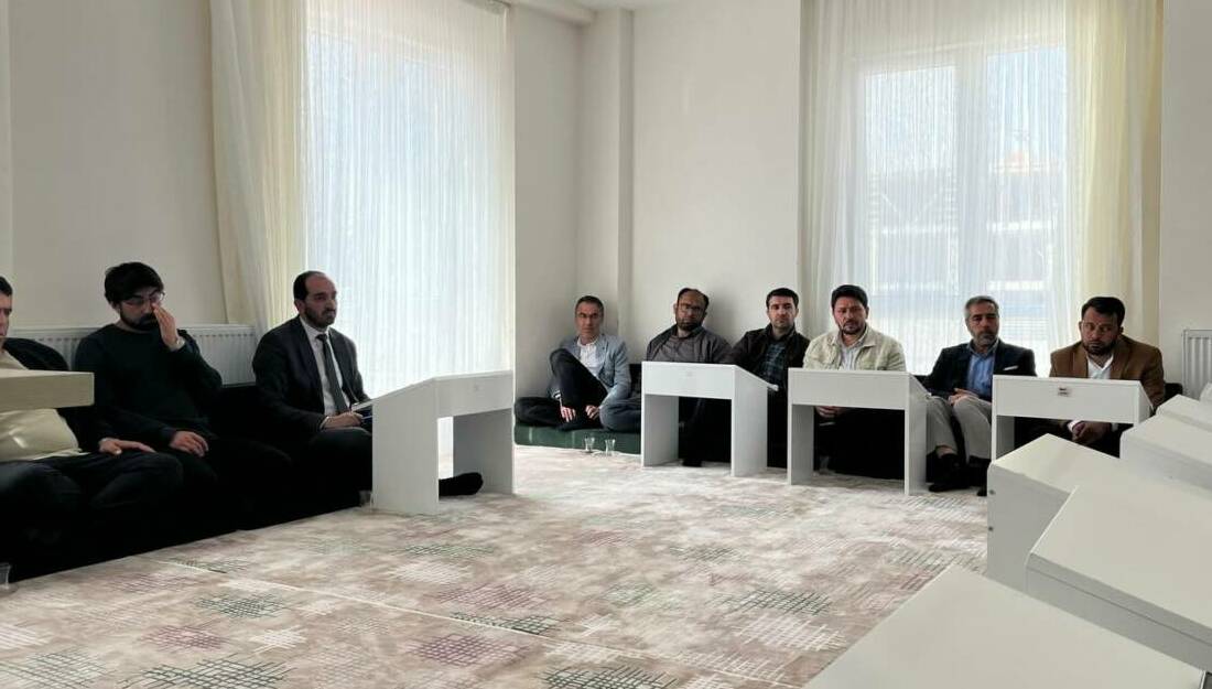 Sultanhanı’nda müftülük toplantısı verimli geçti Sultanhanı İlçe Müftülüğü tarafından düzenlenen aylık mutat toplantı, Yunus Emre