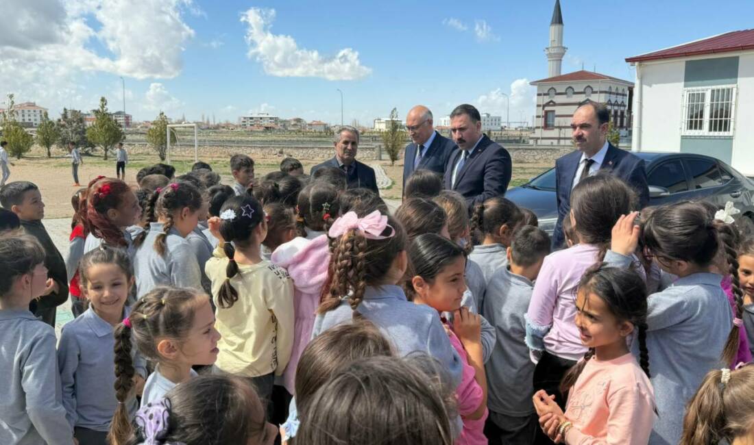 Sultanhanı Kaymakamı Bilal Göksun, ilçede eğitim kurumlarına yönelik ziyaretleri kapsamında
