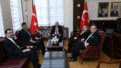 Aksaray’da yargı mensupları, Vali Murat Duru’ya nezaket ziyaretinde bulundu. Aksaray
