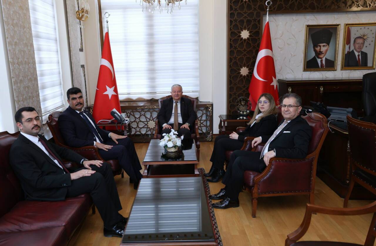 Aksaray’da yargı mensupları, Vali Murat Duru’ya nezaket ziyaretinde bulundu. Aksaray