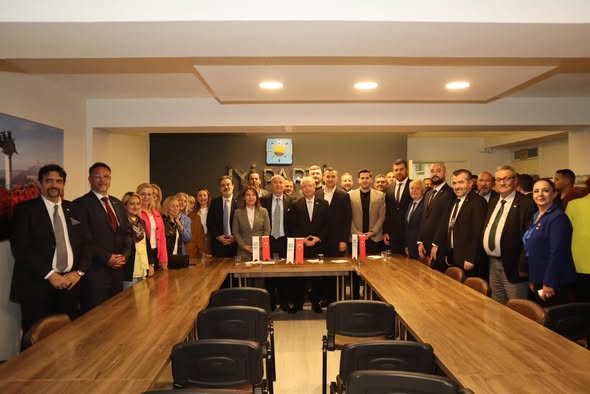 İYİ Parti Aksaray Milletvekili Turan Yaldır, beraberinde Hukuk ve Seçim