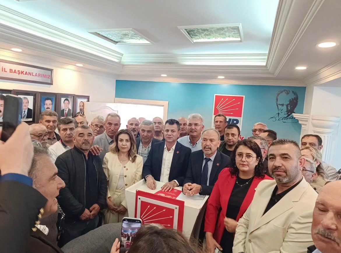 Cumhuriyet Halk Partisi’nde Kurban Bayramı dolayısıyla düzenlenen bayramlaşma programında birlik,