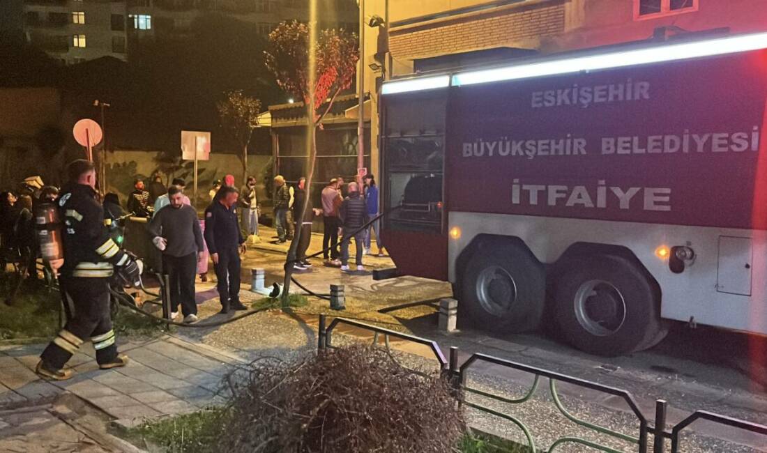 Eğlence mekanında çıkan yangın söndürüldü Eskişehir'in Tepebaşı ilçesinde bir eğlence mekanının alt katında çıkan yangın