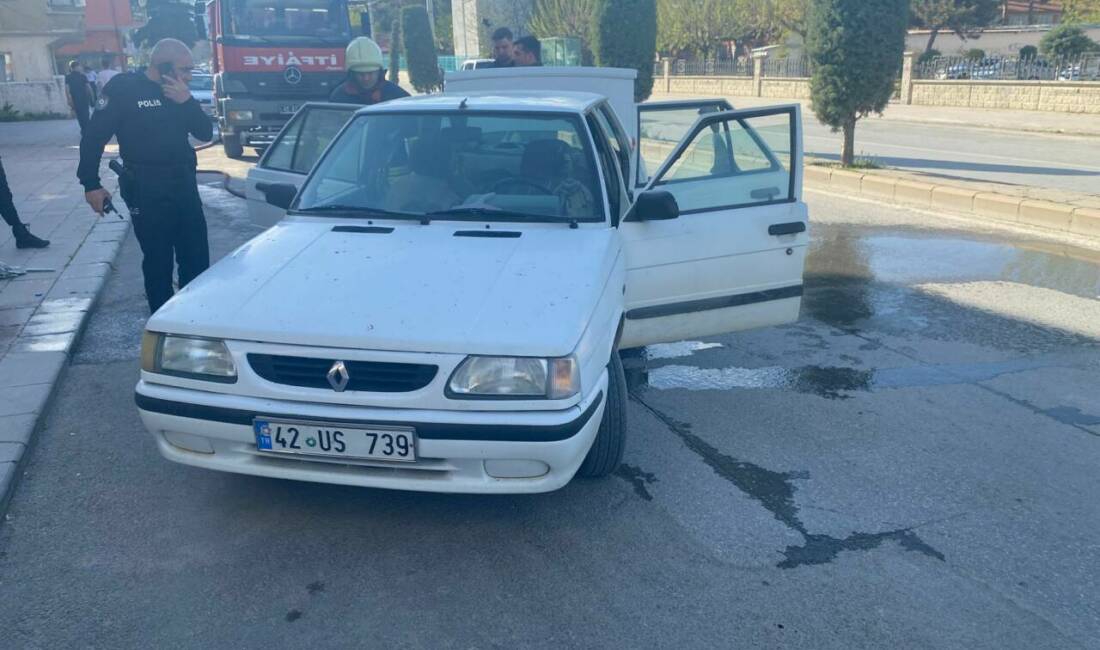 Park halindeki araçta çıkan yangında 1 kişi yaralandı Konya'nın Akşehir ilçesinde park halindeki araçta çıkan yangında sürücü yaralandı.