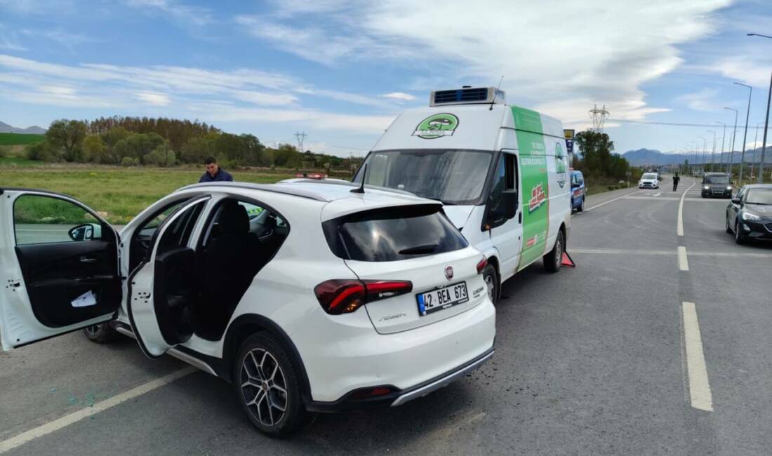 Minibüs ile otomobilin çarpıştığı kazada 4 kişi yaralandı Konya'nın Seydişehir ilçesinde, minibüs ile otomobilin çarpışması sonucu 4 kişi
