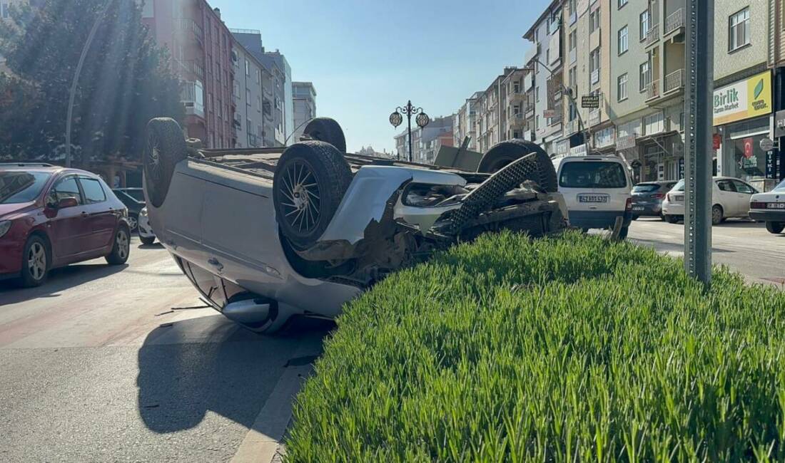 Devrilen otomobilin sürücüsü yaralandı Karaman'da otomobilin devrilmesi sonucu sürücü yaralandı.