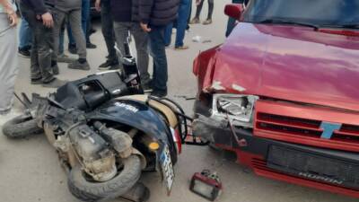 Sivas'ın Suşehri ilçesinde motosiklet ile otomobilin çarpışması sonucu bir sürücü