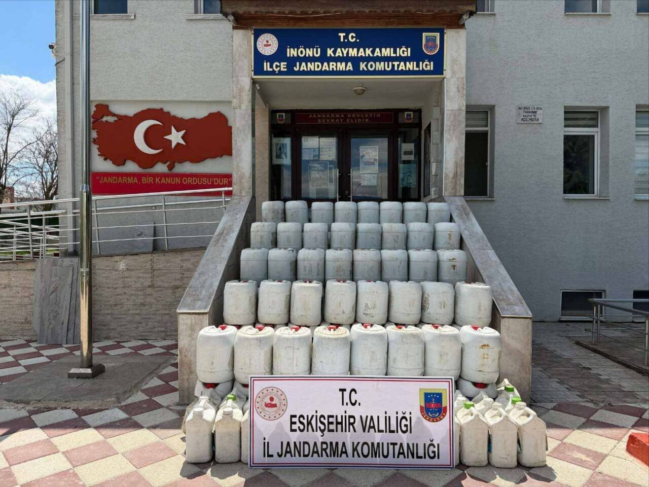Eskişehir'in İnönü ilçesinde, 2 bin 270 litre sahte sıvı gübre