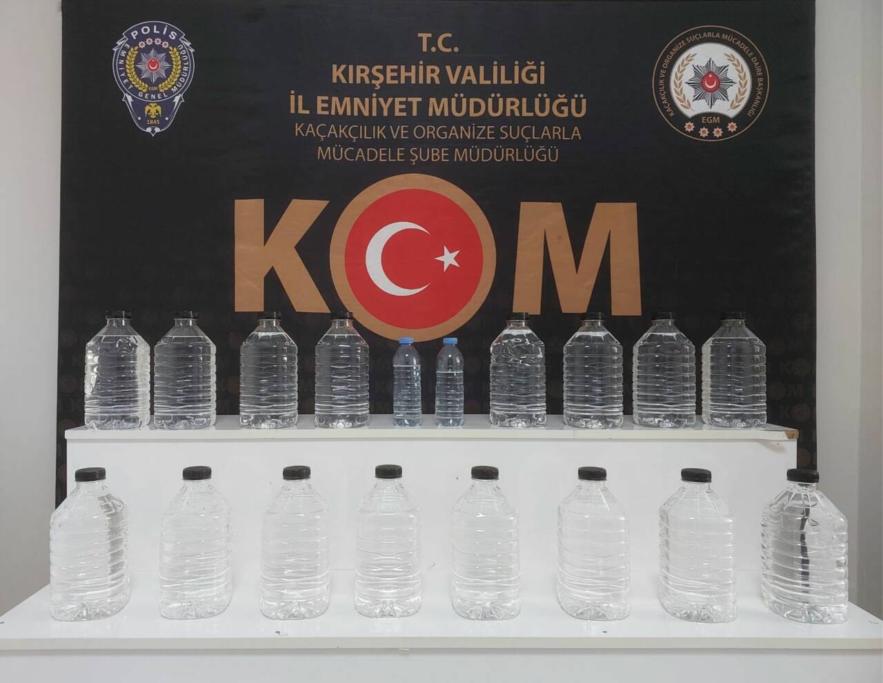 Kırşehir'de düzenlenen operasyonda, 40 litre etil alkol ele geçirildi.