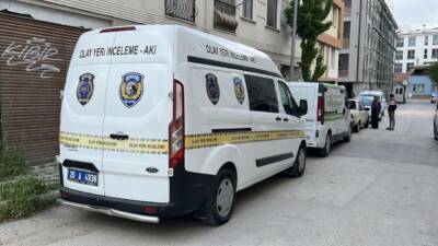 Eskişehir'in Tepebaşı ilçesinde 31 yaşındaki kişi evinde ölü bulundu.