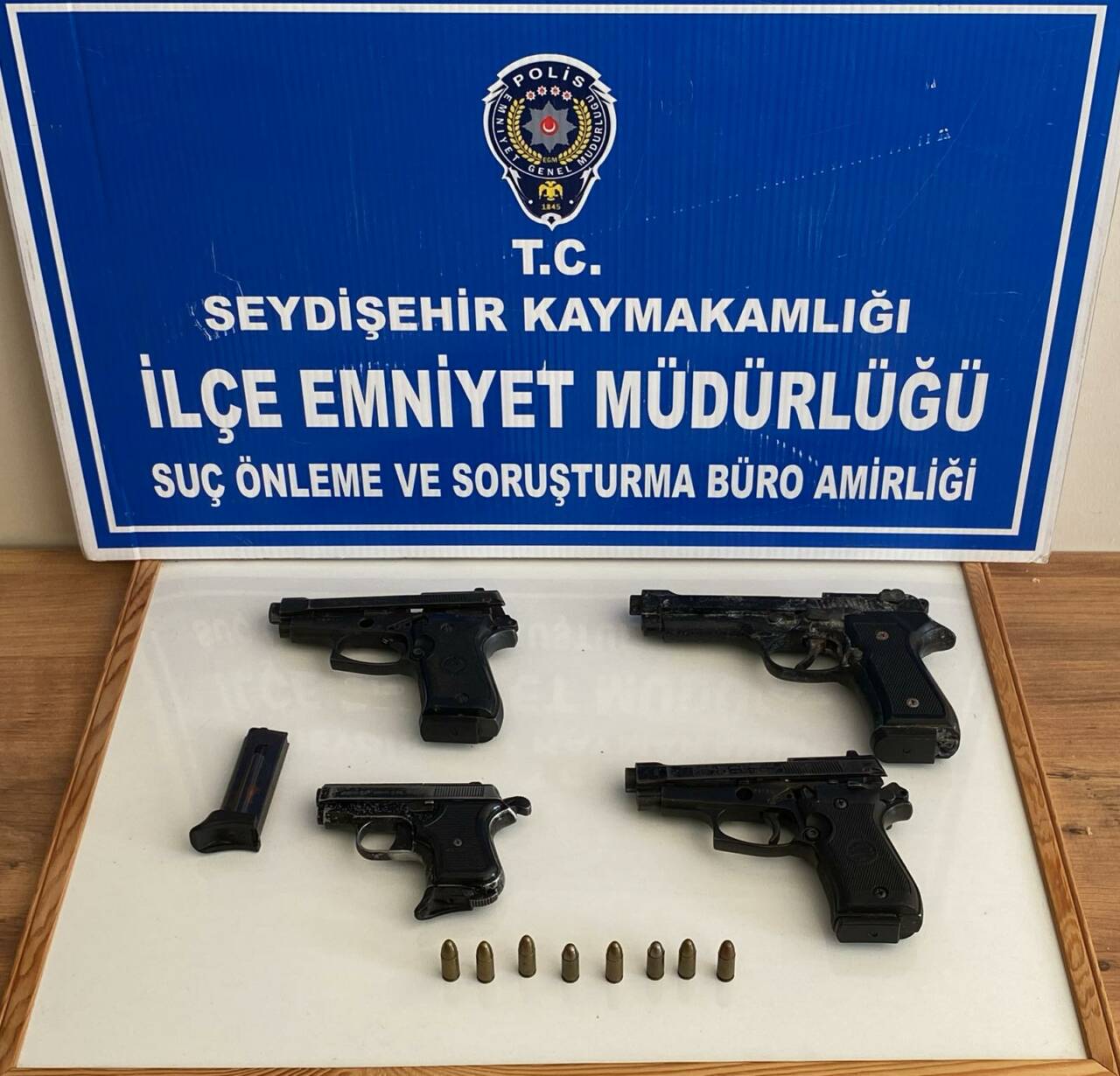 Konya’nın Seydişehir ilçesinde polis ekipleri tarafından bir adrese düzenlenen operasyonda