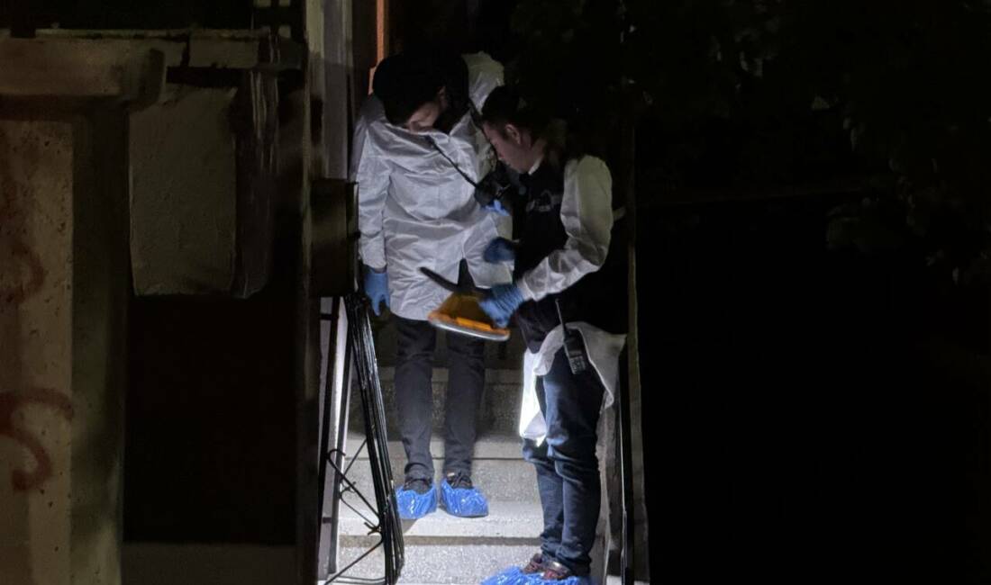 Karaman'da çıkan kavgada bıçakla yaralanan kişi hastaneye kaldırıldı.