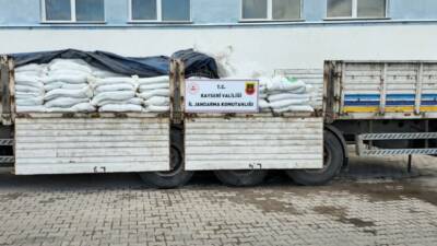 Kayseri'de jandarma ekiplerinin düzenlediği operasyonda 24 ton sahte gübre ele