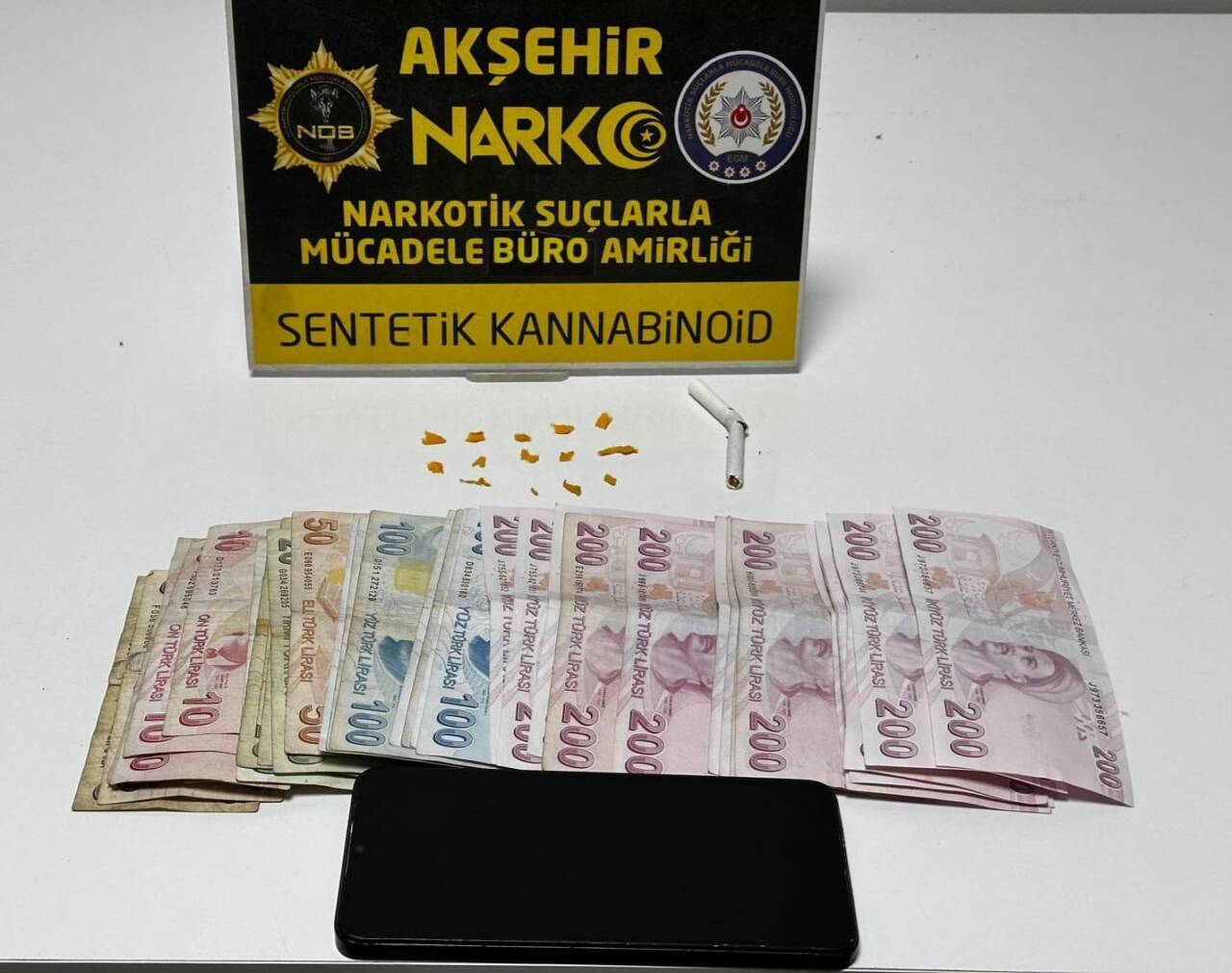 Akşehir'de düzenlenen uyuşturucu operasyonunda gözaltına alınan 9 şüpheliden biri tutuklandı.