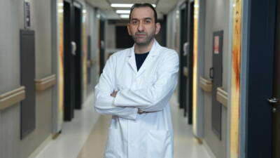 Medipol Bahçelievler Üniversite Hastanesi Tıbbi Onkoloji Uzmanı Doç. Dr. Melih