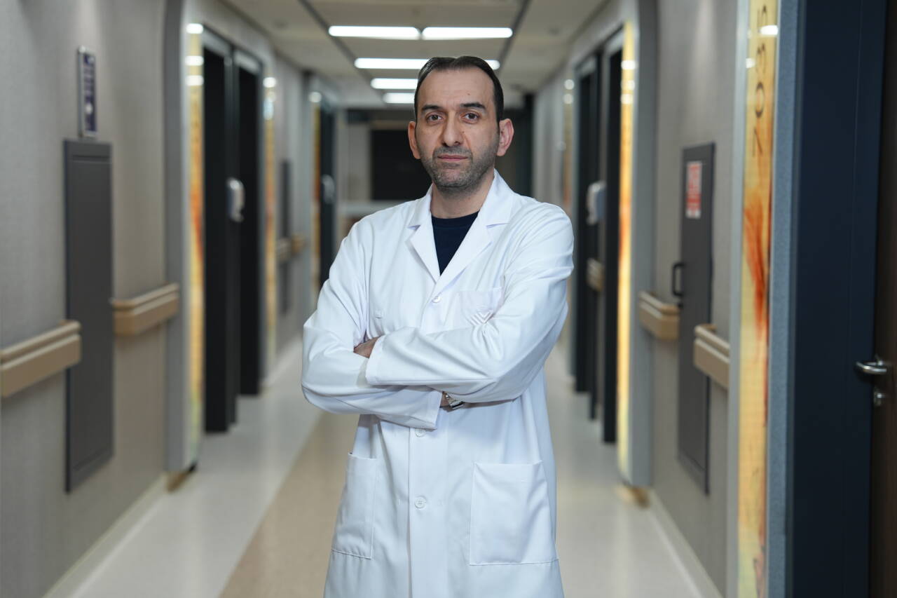 Medipol Bahçelievler Üniversite Hastanesi Tıbbi Onkoloji Uzmanı Doç. Dr. Melih