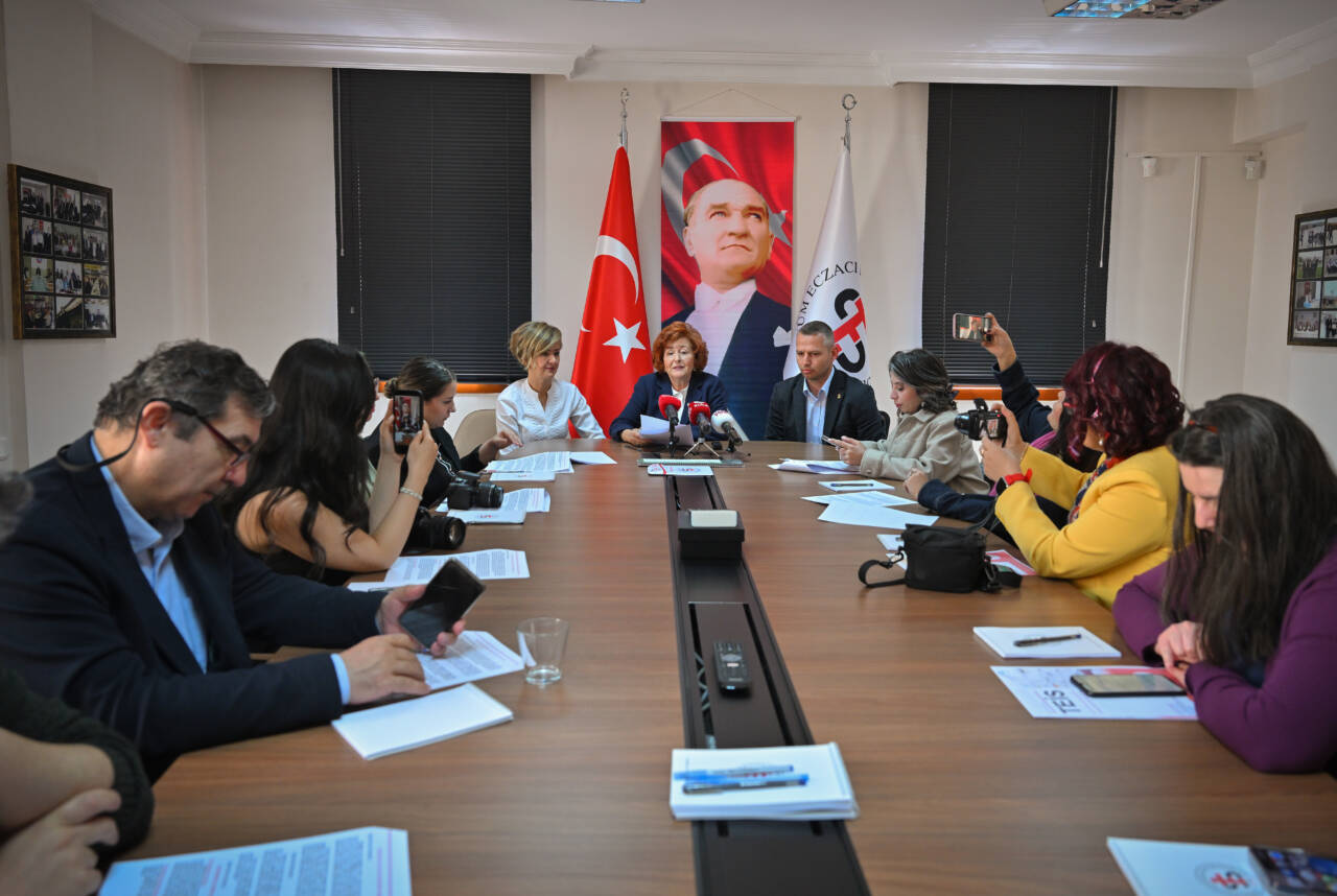  Tüm Eczacı İşverenler Sendikası (TEİS) Genel Başkanı Nurten Saydan, her