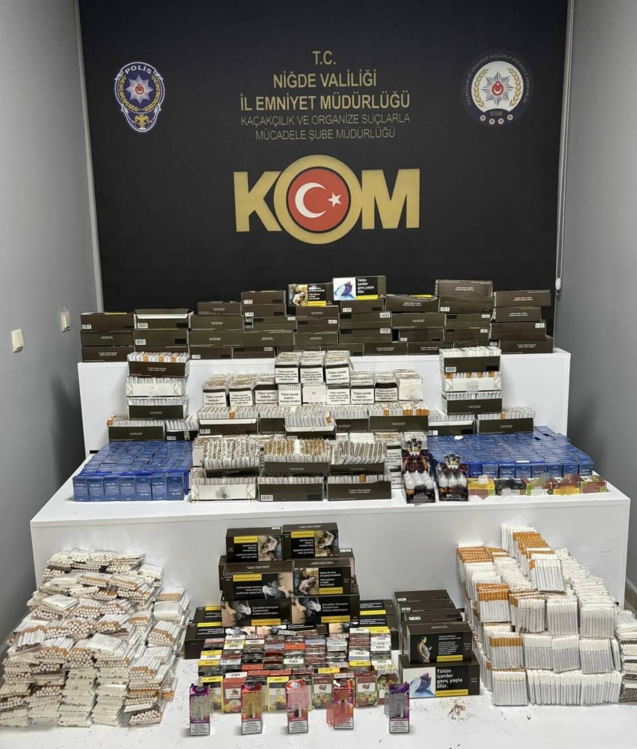 Niğde'de düzenlenen kaçakçılık operasyonunda 9 şüpheli gözaltına alındı.