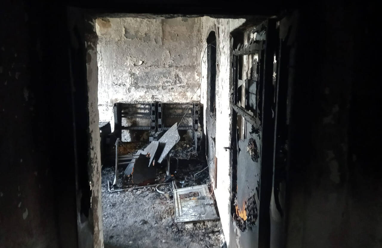 Nevşehir'in Çardak köyünde müstakil evde çıkan yangın, itfaiye ekiplerince söndürüldü.
