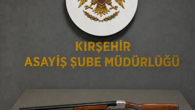 Kırşehir'de hırsızlık yaptığı öne sürülen şüpheli operasyonla yakalandı.