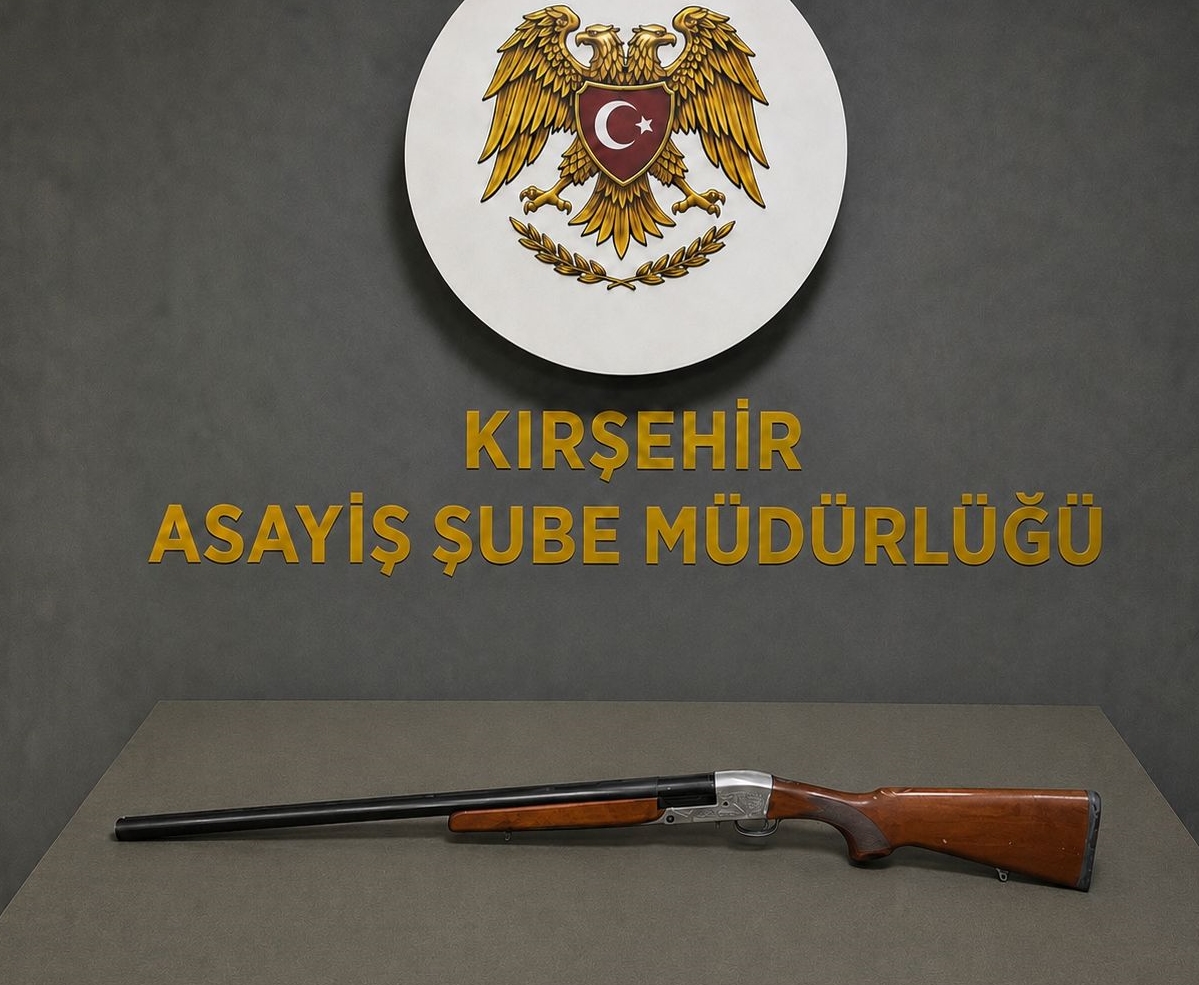 Kırşehir'de hırsızlık yaptığı öne sürülen şüpheli operasyonla yakalandı.