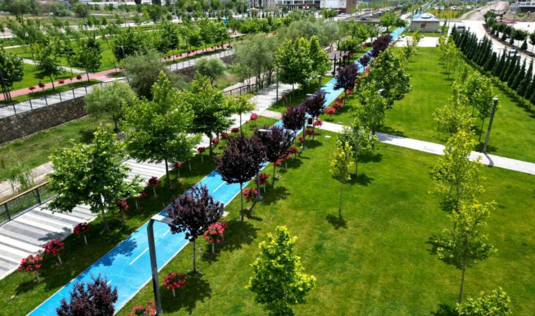 Aksaray’da millet bahçeleri yaza hazır Aksaray Belediyesi, şehir genelindeki millet bahçeleri ve yeşil alanlarda yürüttüğü