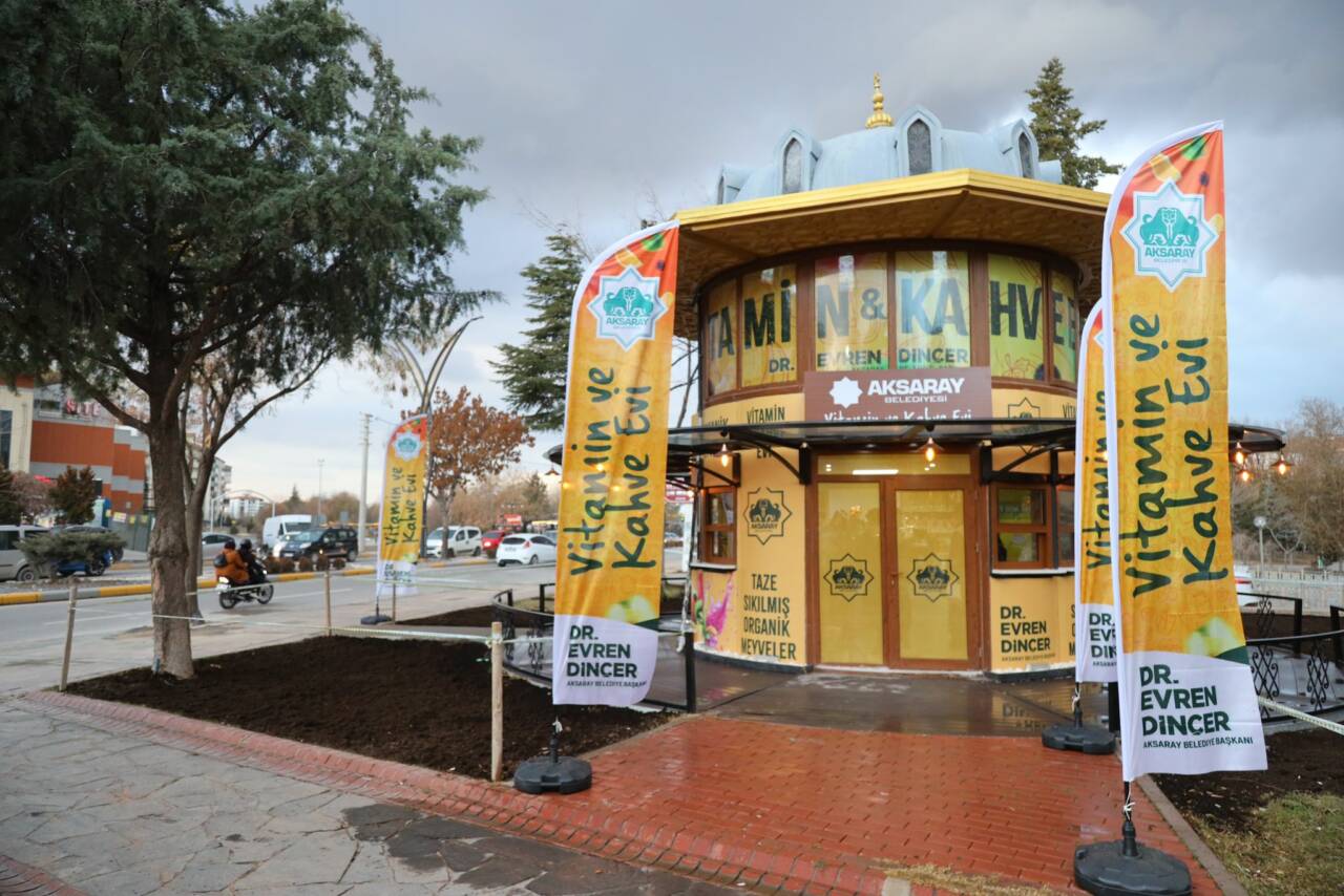Aksaray Belediyesi’nin Park Site AVM karşısında açtığı Vitamin Kafe ve