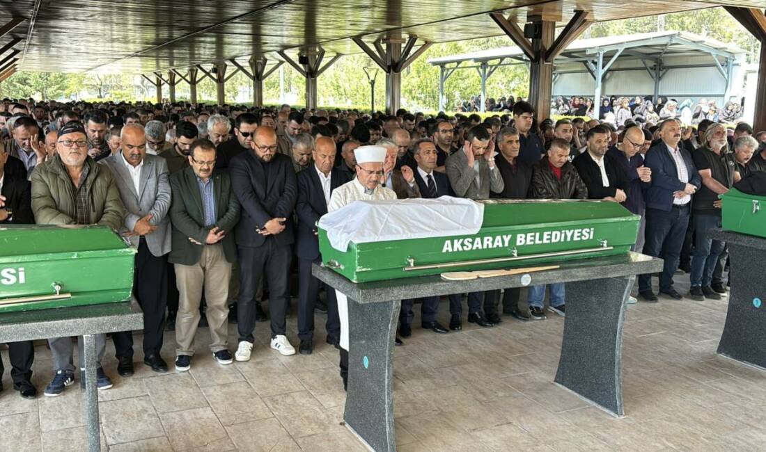 Yangında ölen yaşlı kadına son yolculuğuna uğurlandı! Olay, dün akşam saat 19.00 sıralarında Küçükbölcek Mahallesi 2617 Sokak’ta