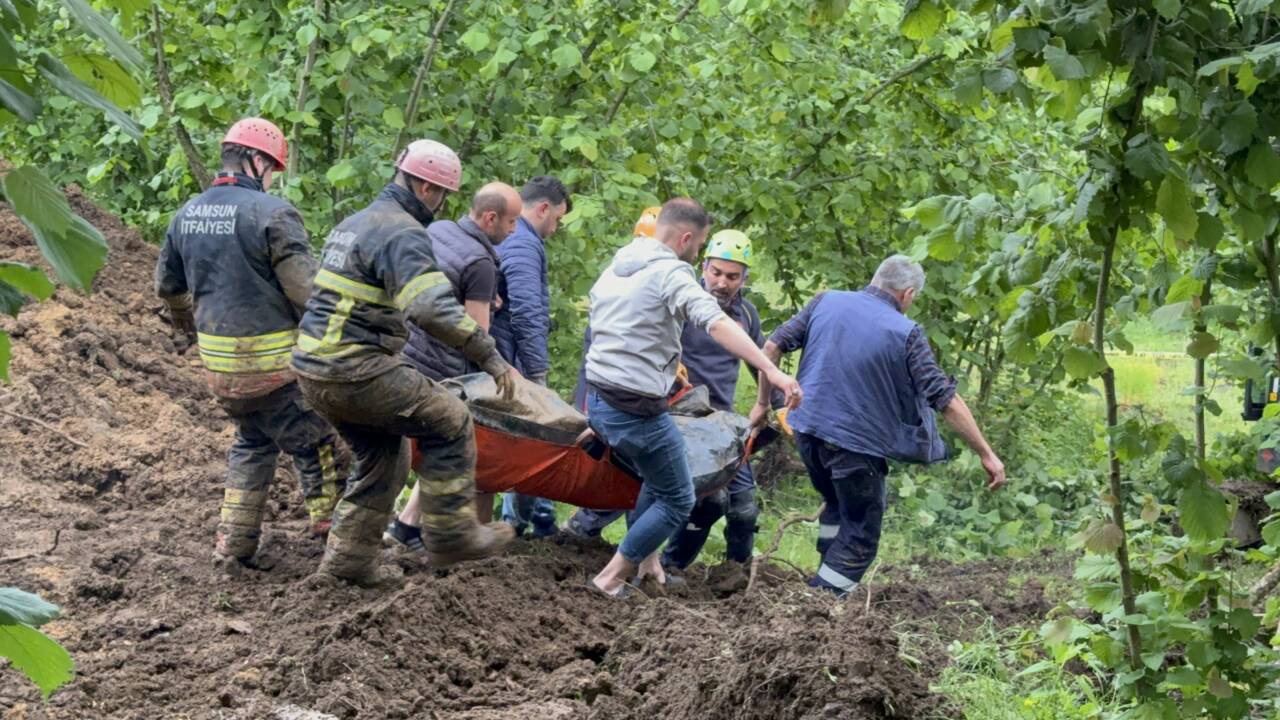  Samsun’un Salıpazarı ilçesinde fındık bahçesinde define aramak için yapılan kazıda