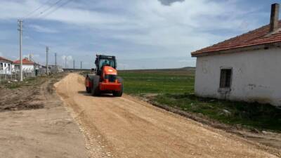 Ağaçören’de köy yolları ve altyapıda başlatılan bakım, onarım ve temizlik
