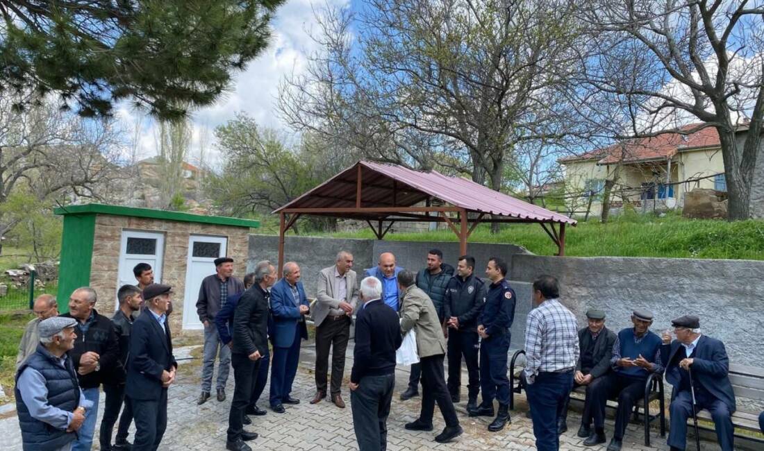 Ağaçören Kaymakamı Metin Korkmaz, Abalı Köyü’nde vatandaşlarla bir araya gelerek