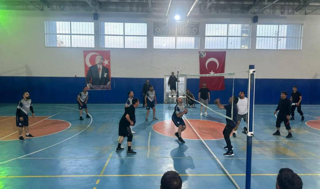 Ağaçören Kaymakamlığı tarafından düzenlenen Geleneksel Voleybol Turnuvası, büyük heyecana sahne