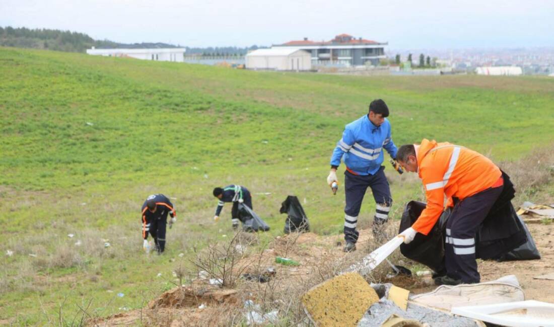 Aksaray’da mahalle temizliği seferberliği başladı Aksaray Belediyesi ekipleri, Yunus Emre Mahallesi’nde gerçekleştirdiği temizlik çalışmalarıyla çevre