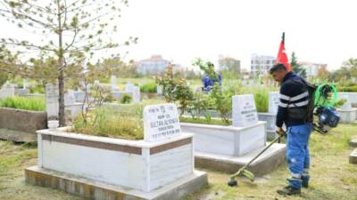 Aksaray Belediyesi, Aratol Mahallesi mezarlığında temizlik ve çevre düzenleme çalışmalarını