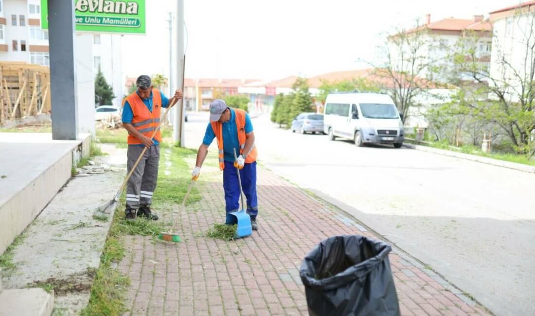 Aksaray Belediyesi, şehir genelinde sürdürdüğü temizlik çalışmalarına hız kesmeden devam